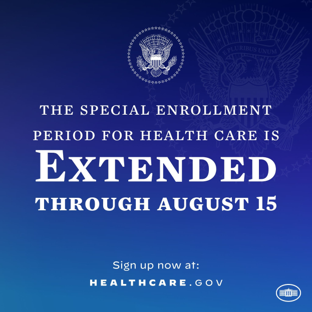 Plakat mit Text und Logo, das besagt: "Die Frist für die Sonderanmeldung zur Gesundheitsversorgung ist bis zum 15. August verlängert."