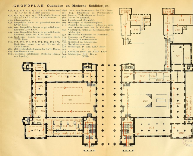 Schwarz-weißer Grundriss eines modernen Architekturmuseums mit beschrifteten Räumen und detaillierten Layout-Diagrammen auf einer Buchseite.