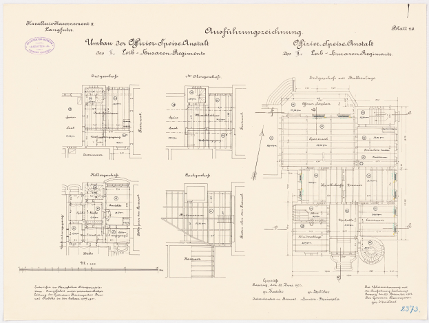 Ein detaillierter Grundrissplan des ehemaligen B├╝ros der deutschen Bundeskanzlerin, der den Aufbau des Geb├Ąudes mit verschiedenen R├Ąumen und Textanmerkungen zeigt.