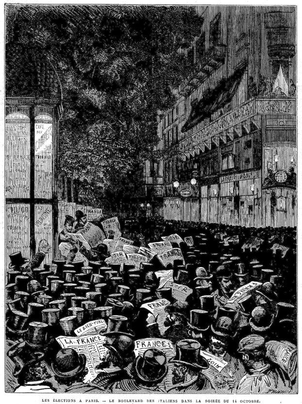 Schwarz-weiß-Illustration einer Menschenmenge auf einer Pariser Straße am Abend des 16. Oktober 1885 mit einem Gebäude auf der rechten Seite und einem Baum im Hintergrund, betitelt "Les élections à Paris, le boulevard des italiens dans la soirée du 16 octobre 1885."