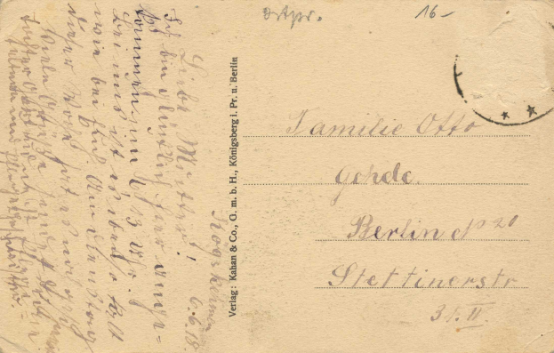 Eine alte deutsche Postkarte aus Berlin mit einer Briefmarke, die den Text "Konigsberg, Deutschland" trägt, wahrscheinlich aus der deutschen Besatzungszeit.