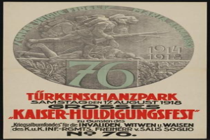 Plakat zum 70-jährigen Jubiläum des Kaiser-Huldigungsfests in Berlin, Deutschland, mit einer Gruppe von Menschen in der Mitte, eingerahmt von klassischem Rahmen mit umgebendem Text und Zahlen.