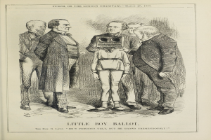 Zeichnung eines kleinen Jungen mit einer Kamera, der in der Mitte einer Gruppe von Menschen steht, mit dem Text "Kleiner Junge Stimmzettel" unten.