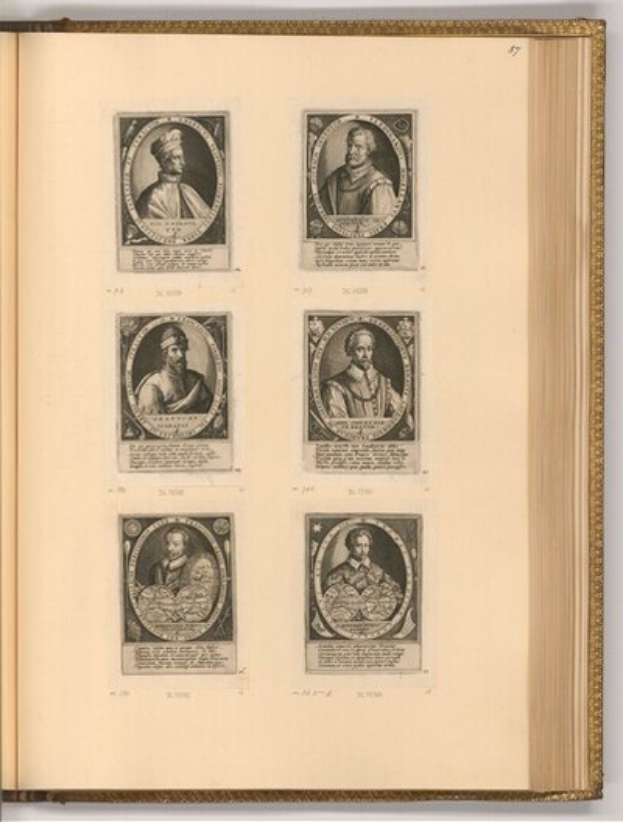 Ein aufgeschlagenes Buch mit einem Raster von verschiedenen Individuen und begleitendem Text.